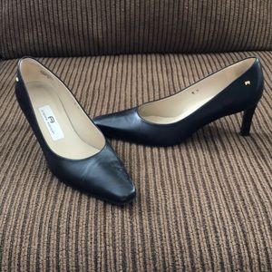 Etienne Aigner Black Leather Pumps